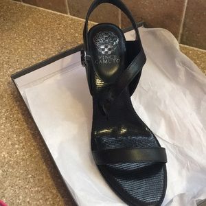 Vince Camuto lynona in black